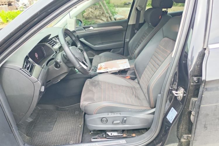Used Volkswagen Magotan 2021 330TSI DSG 30th Anniversary Edition Left Front Seat