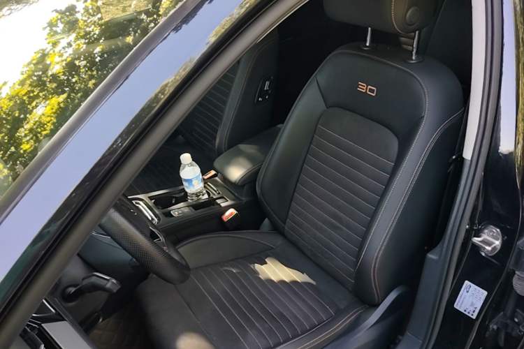 Used Volkswagen Magotan 2021 330TSI DSG 30th Anniversary Edition Left Front Seat