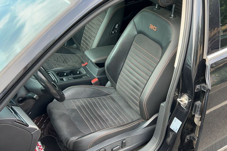 Used Volkswagen Magotan 2021 330TSI DSG 30th Anniversary Edition Left Front Seat