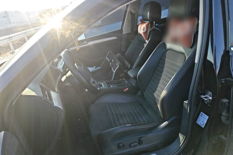 Used Volkswagen Magotan 2021 330TSI DSG 30th Anniversary Edition Left Front Seat