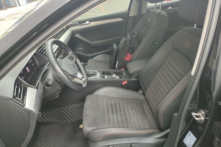 Used Volkswagen Magotan 2021 330TSI DSG 30th Anniversary Edition Left Front Seat