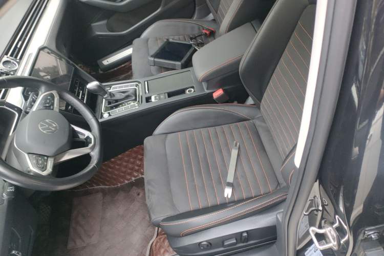 Used Volkswagen Magotan 2021 330TSI DSG 30th Anniversary Edition Left Front Seat