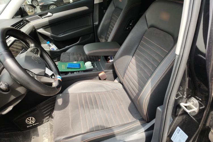 Used Volkswagen Magotan 2021 330TSI DSG 30th Anniversary Edition Left Front Seat