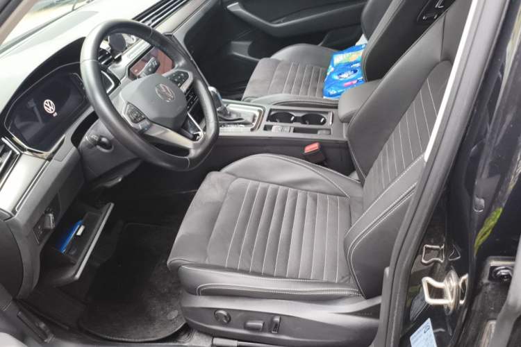 Used Volkswagen Magotan 2021 330TSI DSG 30th Anniversary Edition Left Front Seat