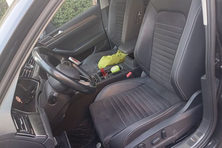 Used Volkswagen Magotan 2021 330TSI DSG 30th Anniversary Edition Left Front Seat