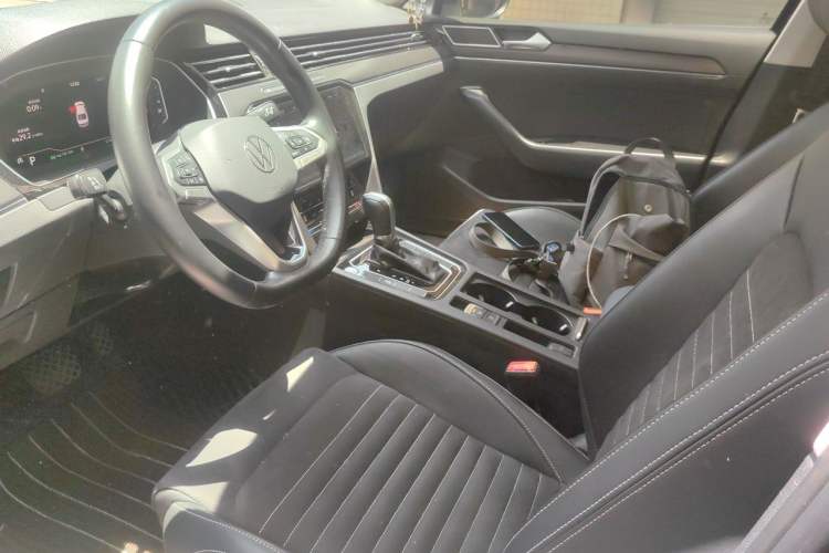 Used Volkswagen Magotan 2021 330TSI DSG 30th Anniversary Edition Left Front Seat