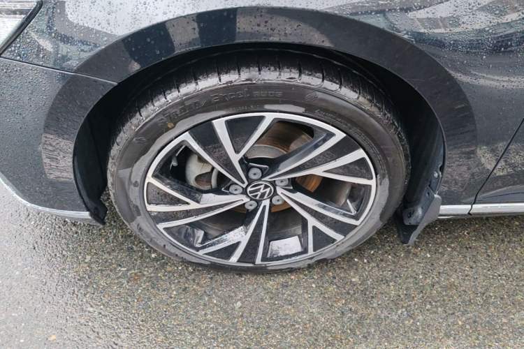 Used Volkswagen Magotan 2021 330TSI DSG 30th Anniversary Edition Left Front Wheel Hub