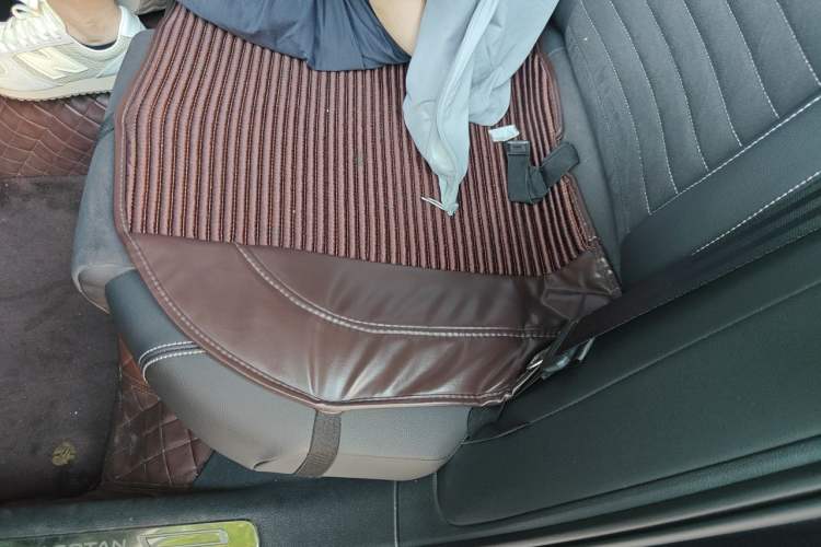 Used Volkswagen Magotan 2021 330TSI DSG 30th Anniversary Edition Left Rear Seat