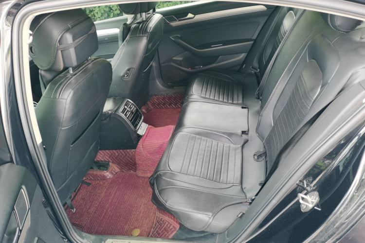 Used Volkswagen Magotan 2021 330TSI DSG 30th Anniversary Edition Left Rear Seat