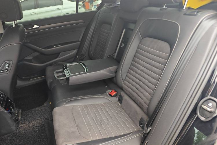 Used Volkswagen Magotan 2021 330TSI DSG 30th Anniversary Edition Left Rear Seat