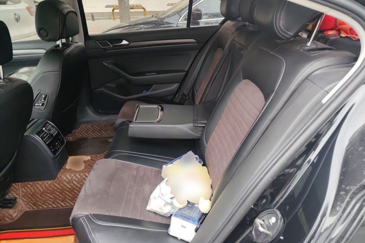 Used Volkswagen Magotan 2021 330TSI DSG 30th Anniversary Edition Left Rear Seat