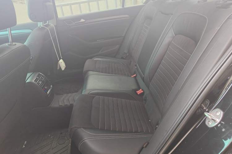 Used Volkswagen Magotan 2021 330TSI DSG 30th Anniversary Edition Left Rear Seat