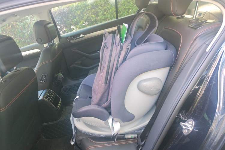 Used Volkswagen Magotan 2021 330TSI DSG 30th Anniversary Edition Left Rear Seat