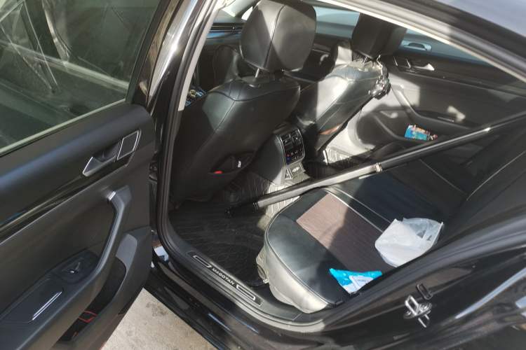 Used Volkswagen Magotan 2021 330TSI DSG 30th Anniversary Edition Left Rear Seat