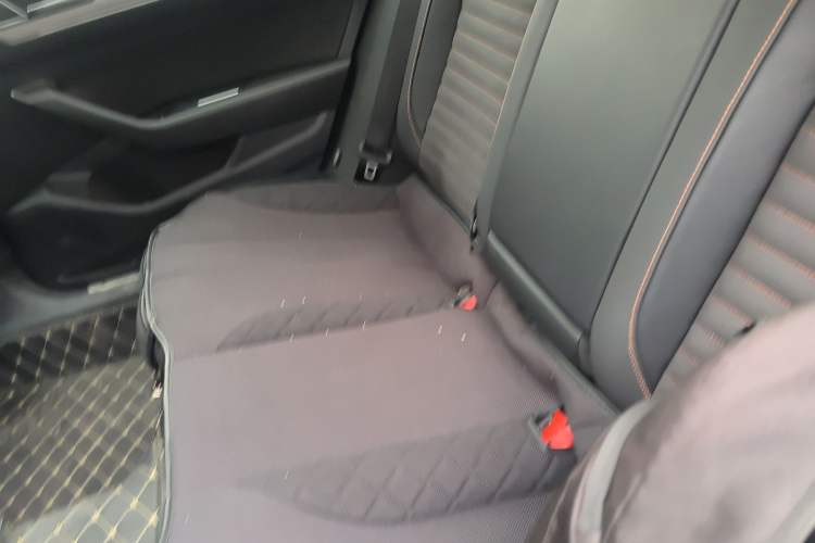 Used Volkswagen Magotan 2021 330TSI DSG 30th Anniversary Edition Left Rear Seat