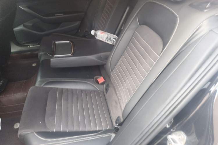 Used Volkswagen Magotan 2021 330TSI DSG 30th Anniversary Edition Left Rear Seat