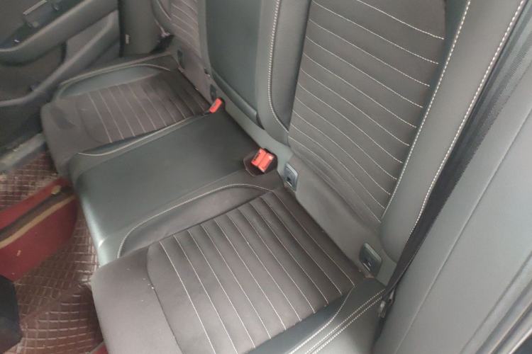 Used Volkswagen Magotan 2021 330TSI DSG 30th Anniversary Edition Left Rear Seat