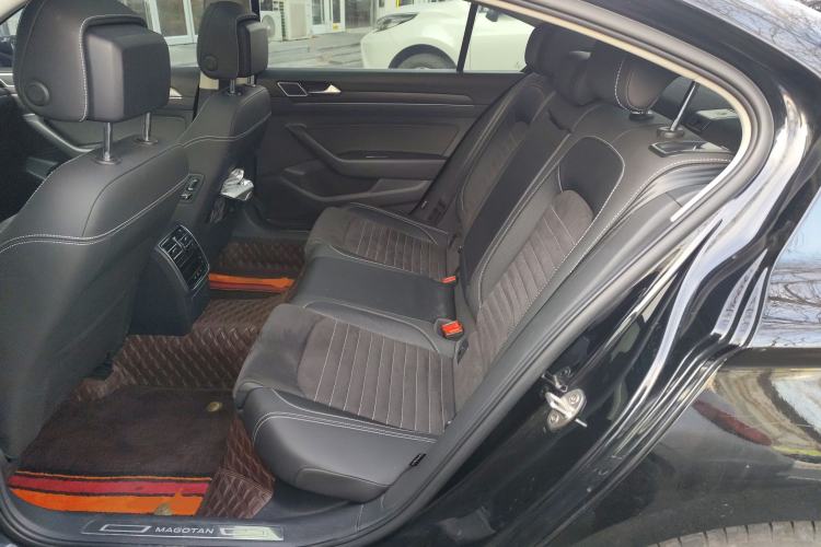 Used Volkswagen Magotan 2021 330TSI DSG 30th Anniversary Edition Left Rear Seat