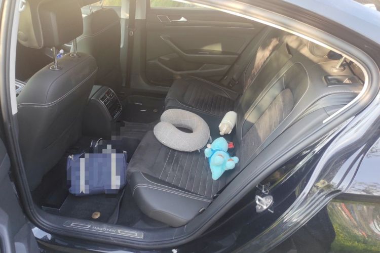 Used Volkswagen Magotan 2021 330TSI DSG 30th Anniversary Edition Left Rear Seat
