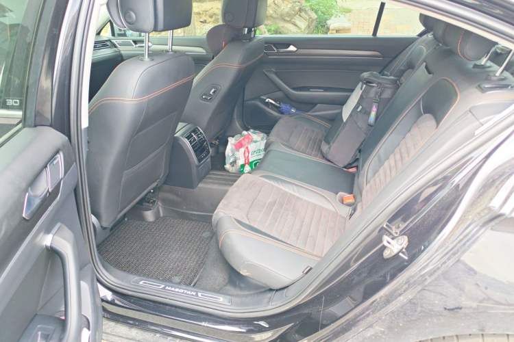 Used Volkswagen Magotan 2021 330TSI DSG 30th Anniversary Edition Left Rear Seat