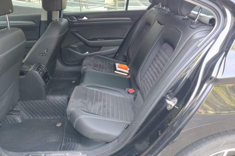 Used Volkswagen Magotan 2021 330TSI DSG 30th Anniversary Edition Left Rear Seat