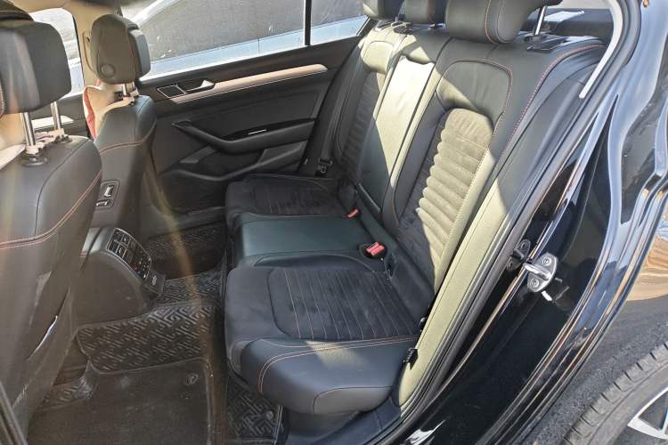 Used Volkswagen Magotan 2021 330TSI DSG 30th Anniversary Edition Left Rear Seat