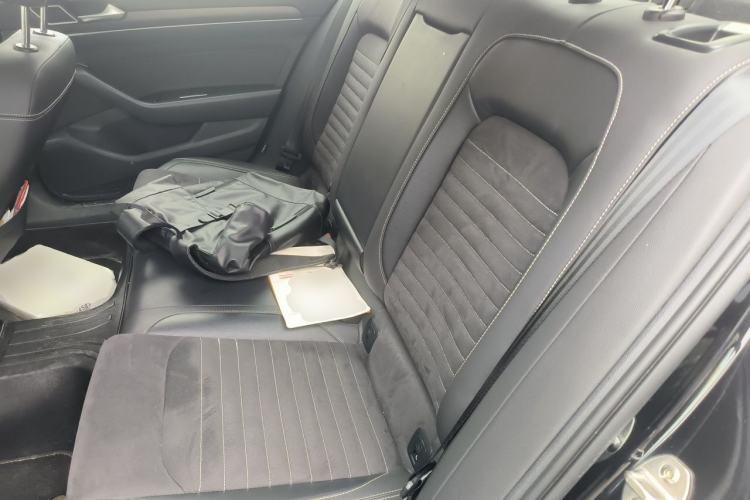 Used Volkswagen Magotan 2021 330TSI DSG 30th Anniversary Edition Left Rear Seat