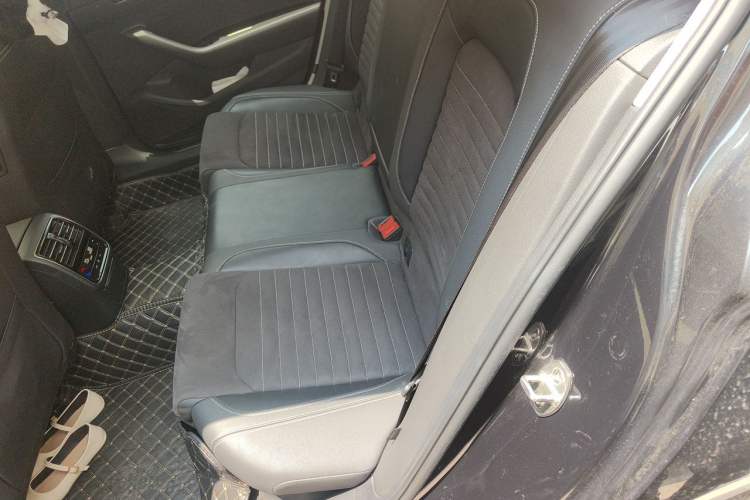 Used Volkswagen Magotan 2021 330TSI DSG 30th Anniversary Edition Left Rear Seat