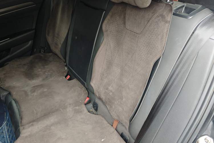 Used Volkswagen Magotan 2021 330TSI DSG 30th Anniversary Edition Left Rear Seat