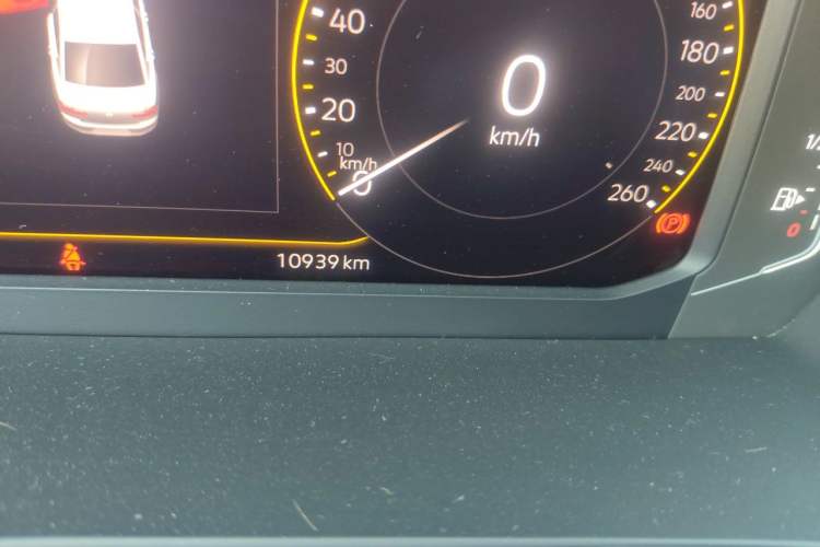 Used Volkswagen Magotan 2021 330TSI DSG 30th Anniversary Edition Odometer Close Up