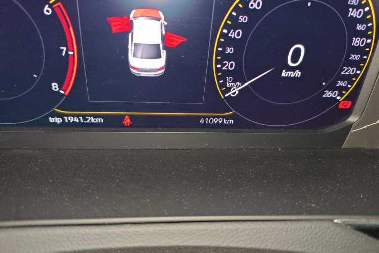 Used Volkswagen Magotan 2021 330TSI DSG 30th Anniversary Edition Odometer Close Up