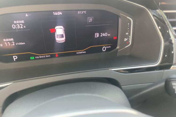 Used Volkswagen Magotan 2021 330TSI DSG 30th Anniversary Edition Odometer Close Up