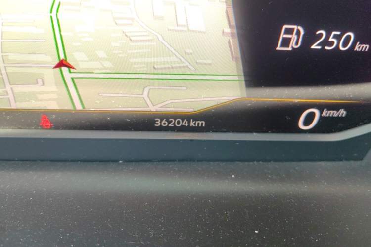 Used Volkswagen Magotan 2021 330TSI DSG 30th Anniversary Edition Odometer Close Up