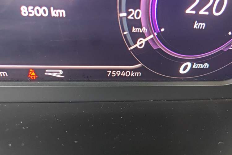 Used Volkswagen Magotan 2021 330TSI DSG 30th Anniversary Edition Odometer Close Up