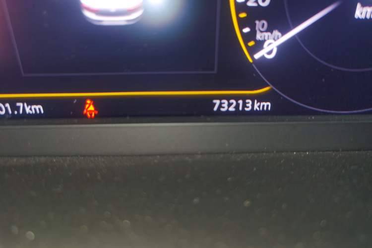 Used Volkswagen Magotan 2021 330TSI DSG 30th Anniversary Edition Odometer Close Up