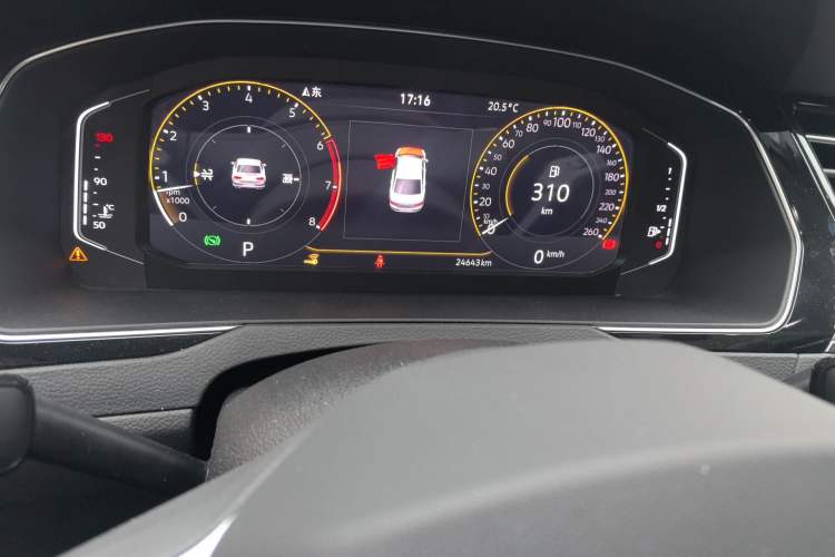 Used Volkswagen Magotan 2021 330TSI DSG 30th Anniversary Edition Odometer Close Up