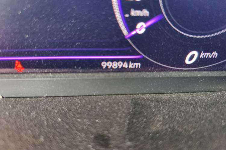 Used Volkswagen Magotan 2021 330TSI DSG 30th Anniversary Edition Odometer Close Up