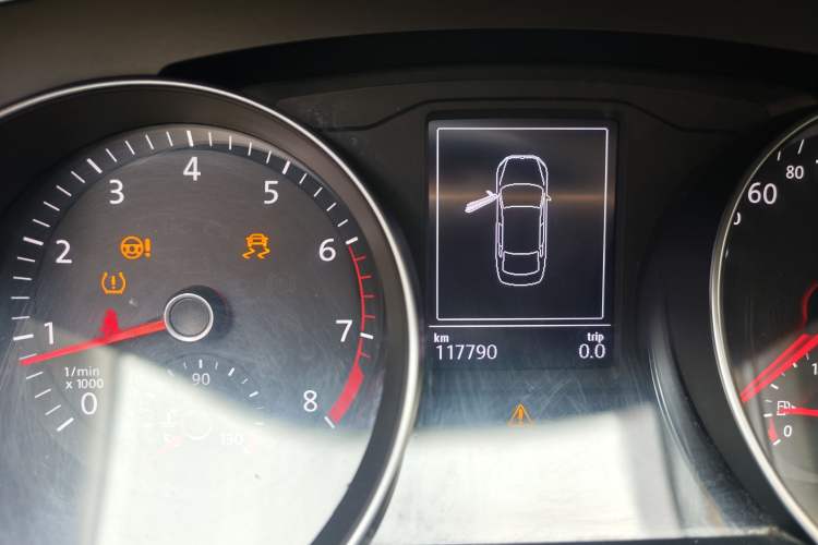 Used Volkswagen Magotan 2021 330TSI DSG 30th Anniversary Edition Odometer Close Up