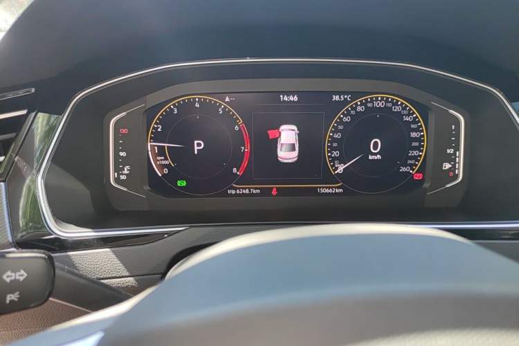 Used Volkswagen Magotan 2021 330TSI DSG 30th Anniversary Edition Odometer Close Up