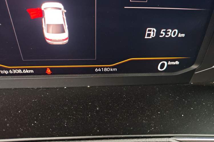 Used Volkswagen Magotan 2021 330TSI DSG 30th Anniversary Edition Odometer Close Up