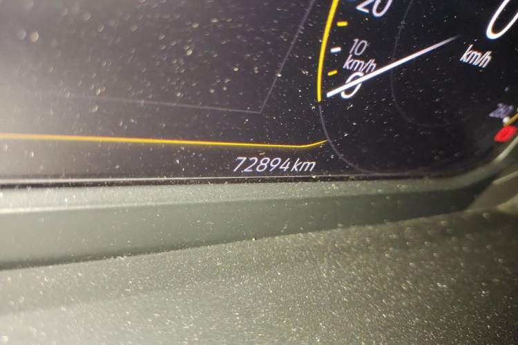 Used Volkswagen Magotan 2021 330TSI DSG 30th Anniversary Edition Odometer Close Up