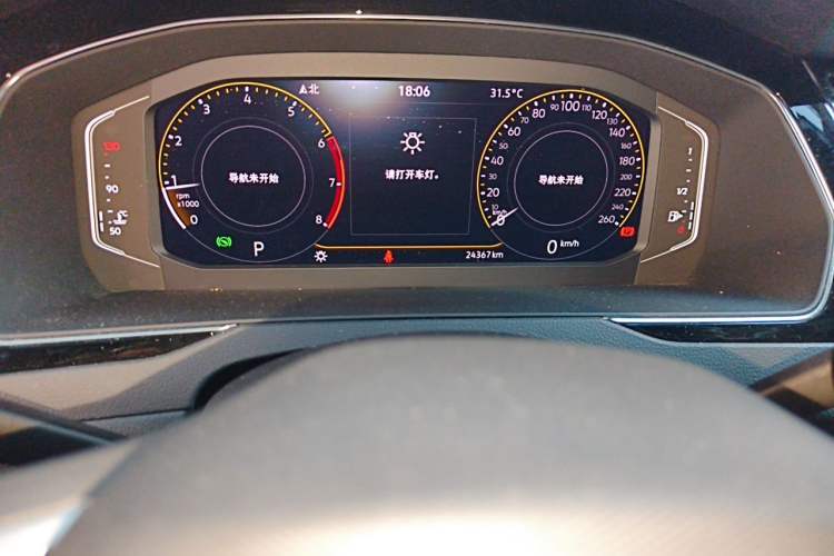 Used Volkswagen Magotan 2021 330TSI DSG 30th Anniversary Edition Odometer Close Up