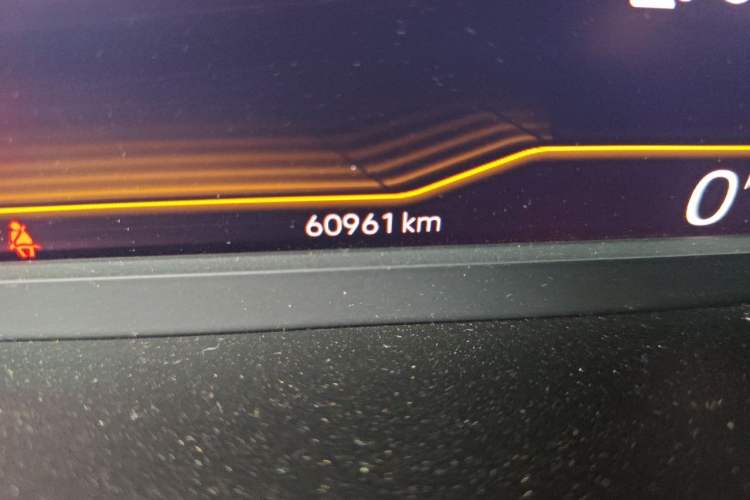 Used Volkswagen Magotan 2021 330TSI DSG 30th Anniversary Edition Odometer Close Up