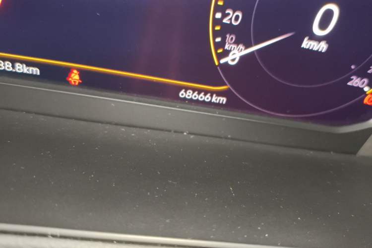 Used Volkswagen Magotan 2021 330TSI DSG 30th Anniversary Edition Odometer Close Up