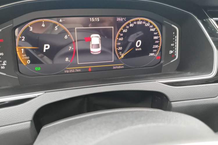 Used Volkswagen Magotan 2021 330TSI DSG 30th Anniversary Edition Odometer Close Up