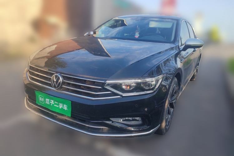 Used Volkswagen Magotan 2021 330TSI DSG 30th Anniversary Edition Guazi used car, China used car export, Used car for sale, Used  cars, Cheapest cars for sale