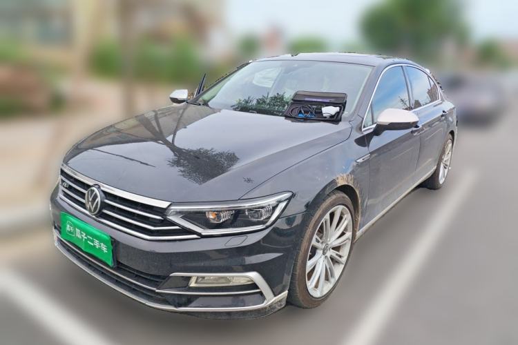 Used Volkswagen Magotan 2021 330TSI DSG 30th Anniversary Edition Guazi used car, China used car export, Used car for sale, Used  cars, Cheapest cars for sale