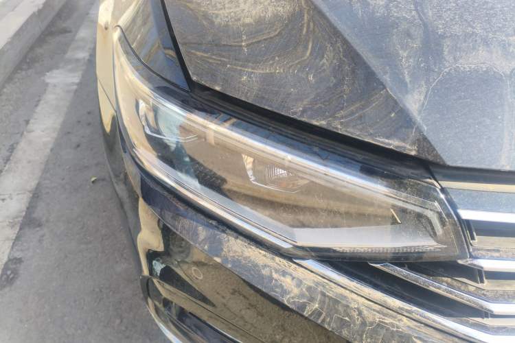 Used Volkswagen Magotan 2021 330TSI DSG 30th Anniversary Edition Right Front Headlight
