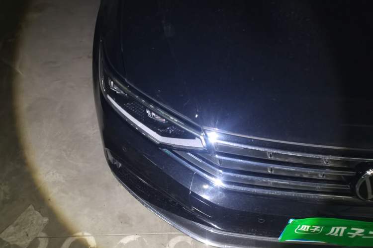 Used Volkswagen Magotan 2021 330TSI DSG 30th Anniversary Edition Right Front Headlight