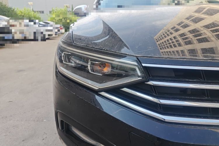 Used Volkswagen Magotan 2021 330TSI DSG 30th Anniversary Edition Right Front Headlight